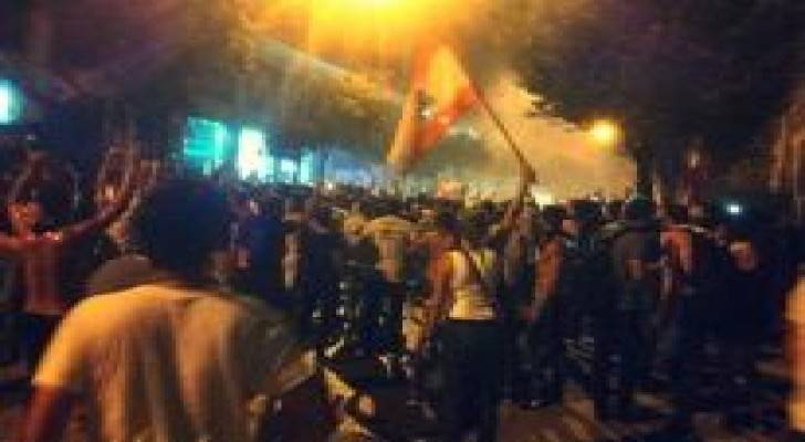 المتظاهرون يخلون وسط بيروت.. والأمن يعتقل "مشاغبين"