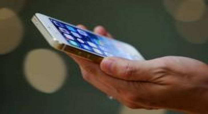 هل هاتفك " الآيفون " في خطر ؟.. قراصنة يسرقون بيانات من 200 ألف حساب