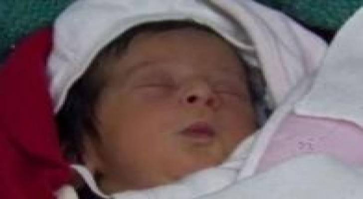 "الأمل والمأوى" سوريان يولدان بمحطة قطارات بالمجر