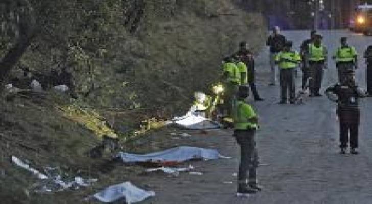 شاهد بالفيديو والصور : سيارة "منحرفة" تقتل 6 أشخاص في إسبانيا