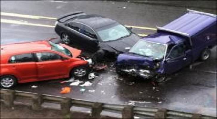وفاة سيدة وإصابة 9 اخرين اثر حادث تصادم في الزرقاء