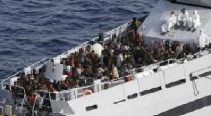 سفينة بريطانية تنقذ 377 مهاجرا بالقرب من الساحل الليبي