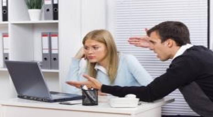 التعرض للمضايقات بأماكن العمل يزيد التفكير بالانتحار