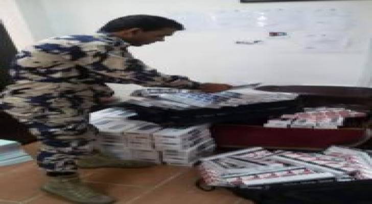 بالصور: ضبط 300 كروز دخان على الحدود مع السعودية