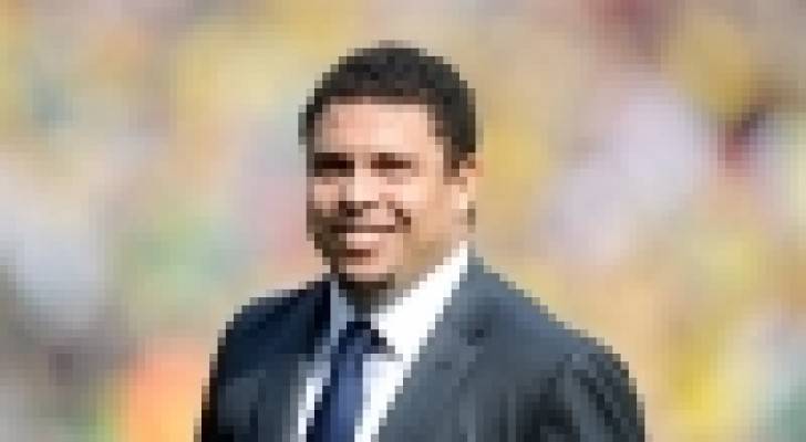 البرازيلي رونالدو يفتتح 30 مدرسة كروية في الصين