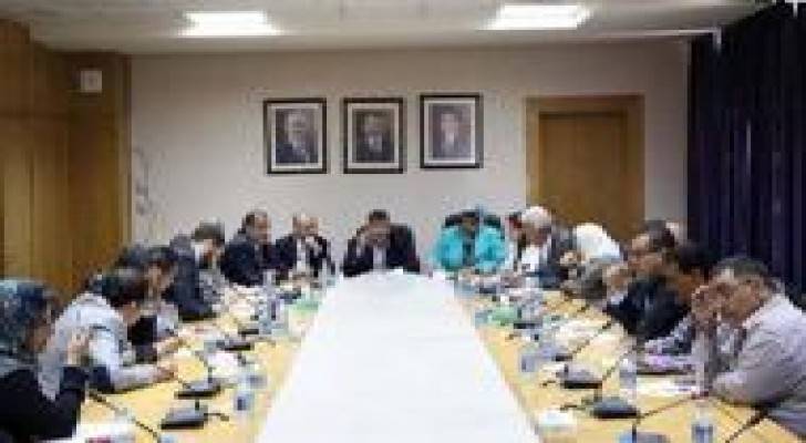 لجنة فلسطين النيابية تبحث مطالب المراكز النسائية ومراكز الايواء التابعة لوكالة الغوث