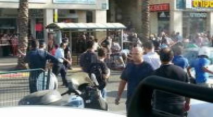 شاب فلسطيني يطعن مستوطن في مدينة رعنانا .. صور وتفاصيل