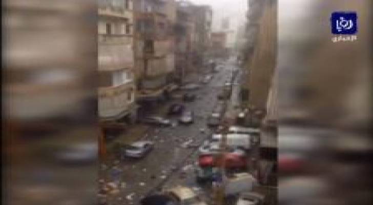 بالفيديو : سيول تحول أطنان من النفايات الى نهر يجتاح شوارع بيروت