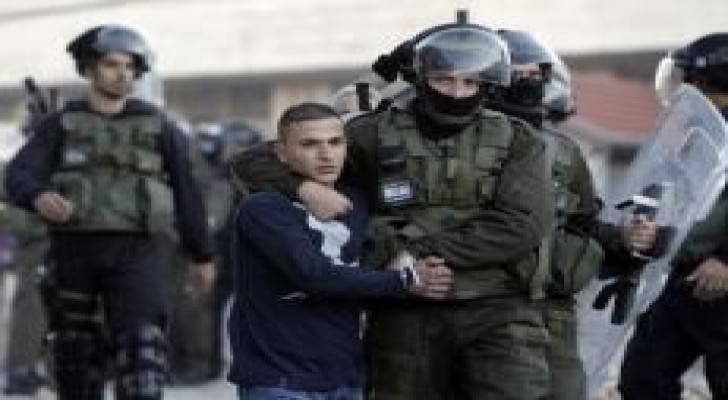 الاحتلال يعتقل 14 مواطنا في الضفة