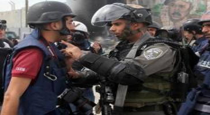 الاحتلال يرتكب 450 انتهاكا بحق الصحفيين الفلسطينيين منذ بداية العام