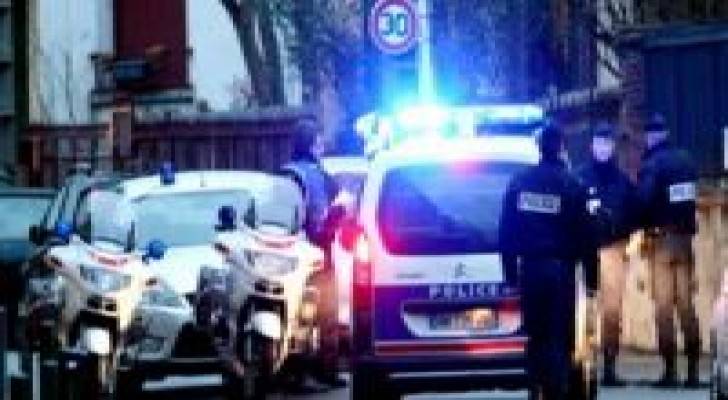 السلطات الامنية الفرنسية تداهم بعض المنازل في ضواحي باريس