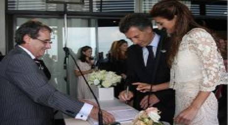 بالصور : متزوج من لبنانية الأب وسورية الأم أصبح رئيس الأرجنتين