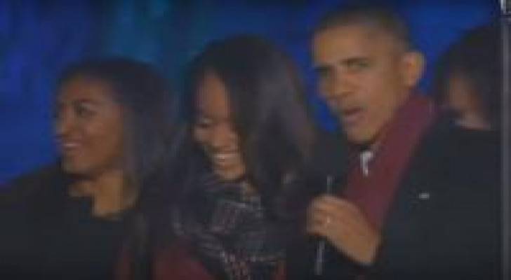 بالفيديو : أوباما يحتفل مع أسرته بقدوم أعياد الميلاد ورأس السنة