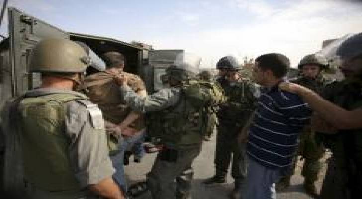 قوات الاحتلال تعتقل 15 فلسطينيا