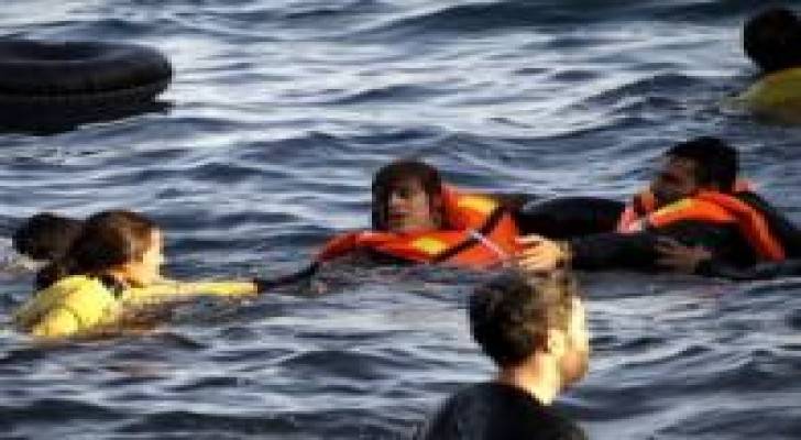 11 قتيلا بينهم 5 أطفال بغرق مركب للاجئين قبالة الشواطئ التركية