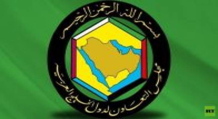 القمة الخليجية تدعو إلى مؤتمر دولي لإعادة إعمار اليمن