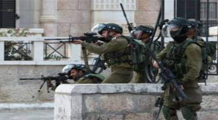 بيت لحم : قوات الاحتلال تقتحم الدهيشة وتعتقل اسيرا محررا