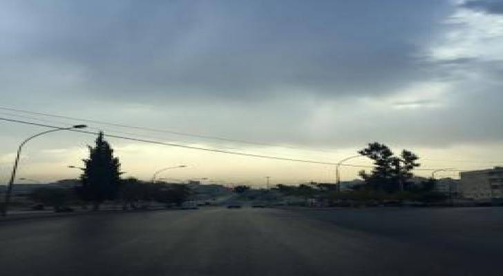 الجمعة: منخفض جوي وأمطار غزيرة على فترات وتحذير من السيول والضباب