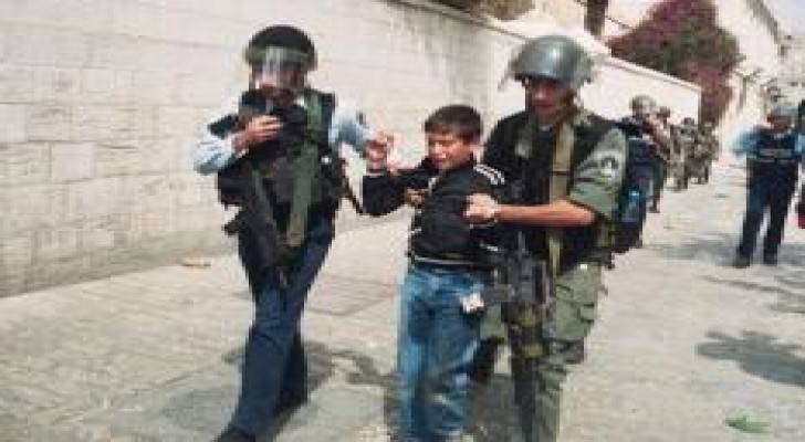 اعتقال طفل فلسطيني على حاجز شعفاط بحجة حيازته سكينا