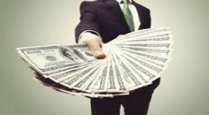 كم يبلغ معدل دخل أثرى أثرياء أمريكا؟
