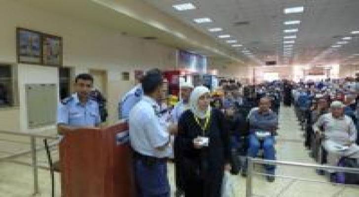 الاحتلال منع سفر66 مواطنا عبر معبر الكرامة