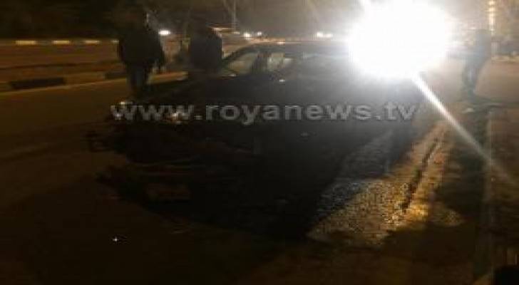 اصابة شخص في حادث تصادم على طريق البحر الميت.. صور