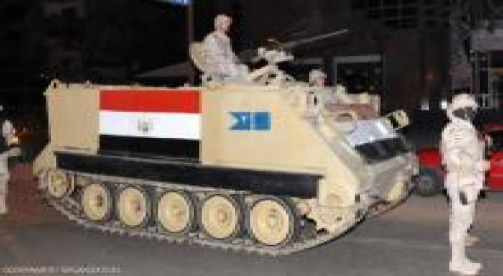 مصر: استنفار الجيش والشرطة قبيل ذكرى 25 يناير .. صور