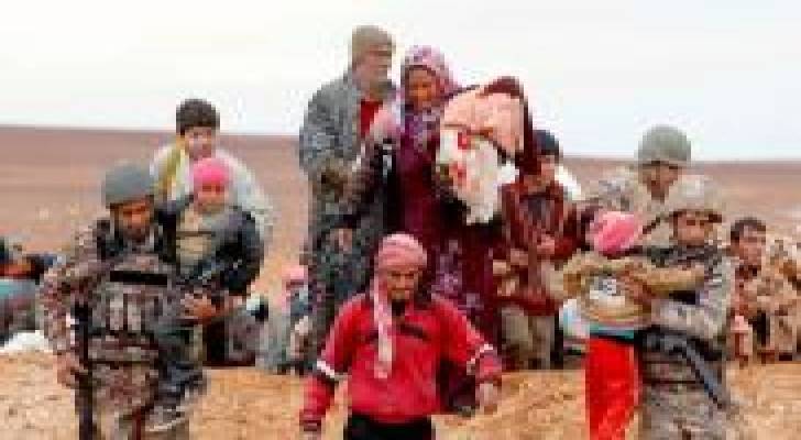 حرس الحدود تستقبل 101 لاجئ سوري