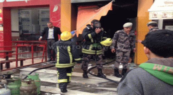 3 إصابات بحريق مطعم في شارع عبدالله غوشة.. صور