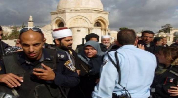 الاحتلال يبعد مقدسيين عن الأقصى والبلدة القديمة 15يوما