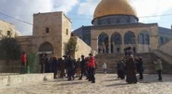 مستوطنون يقتحمون الأقصى وسط اجراءات مشددة بالقدس المحتلة