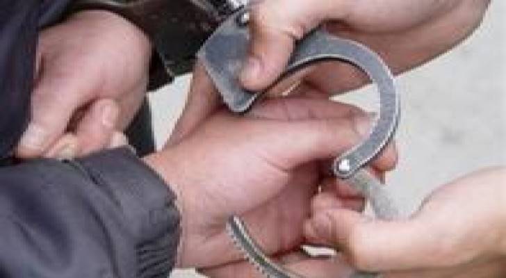 القبض على منتحلين صفة رجال الامن العام   .. تفاصيل