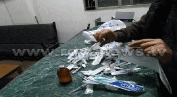 الزرقاء: إغلاق نادي لياقة بدنية بالشمع الأحمر يبيع هرمونات تستخدام للحيوانات