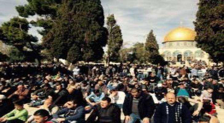 50  الف مصل يؤدون الجمعة بالأقصى