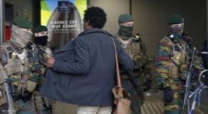 هجمات بروكسل اتهامات جديدة ونشر فيديو لـ"رجل القبعة"