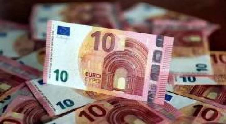 إستقرار اليورو بالقرب من أعلى مستوياته في خمسة أشهر أمام الدولار