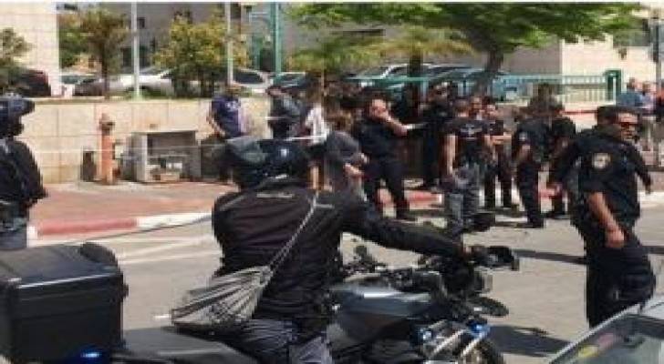 اعتقال فلسطينية بدعوى تنفيذ عملية طعن بالقرب من تل أبيب