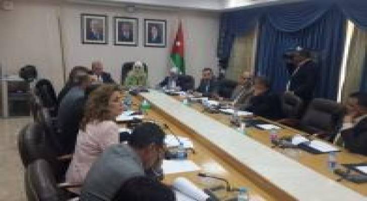 "مشتركة نيابية" تناقش مع معنيين مشروع العنف الأسري