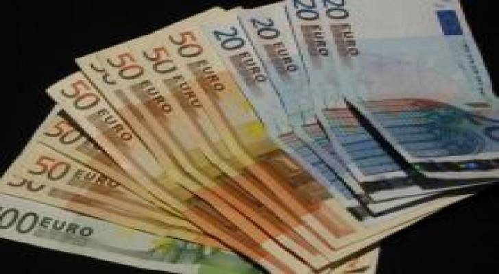 ارتفاع اليورو مقابل الدولار خلال تداولات الاثنين
