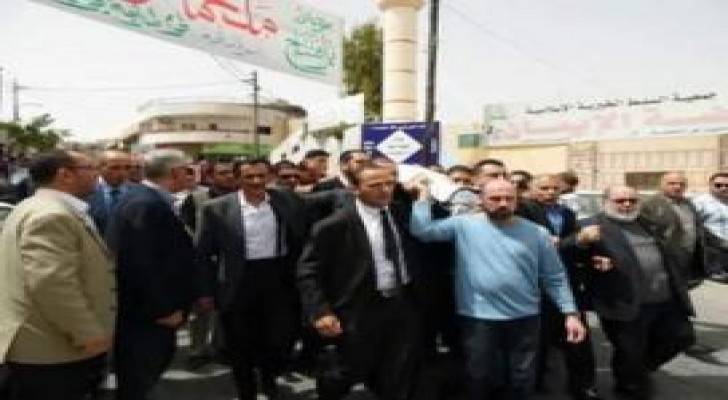 النسور يشارك في تشييع الكيلاني