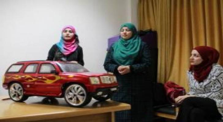 3 طالبات في الجامعة الأردنية يصممن سيارة بتقنية "الواي فاي"