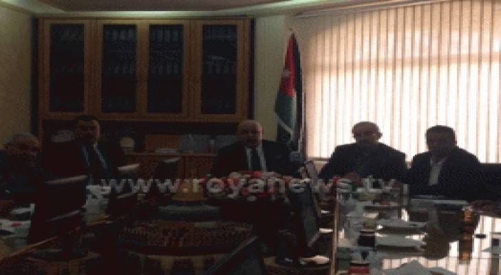 نقابة الانشاءات: رفع ضريبة الدخل على القطاع يضر 140 مهنة.. وطرد للاستثمار