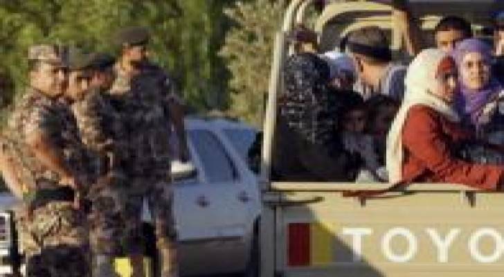 حرس الحدود تستقبل 301 لاجئ سوري