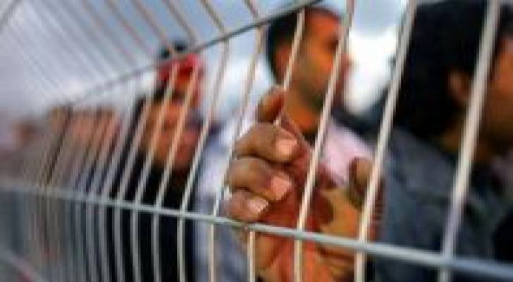 1700 اسير فلسطيني مريض في سجون الاحتلال الاسرائيلي