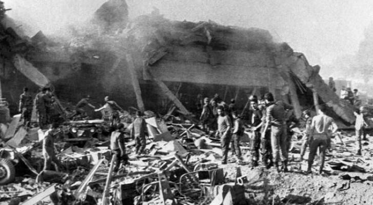 صورة أرشيفية لتفجير ثكنة قوات البحرية الأمريكية في لبنان عام 1983 
