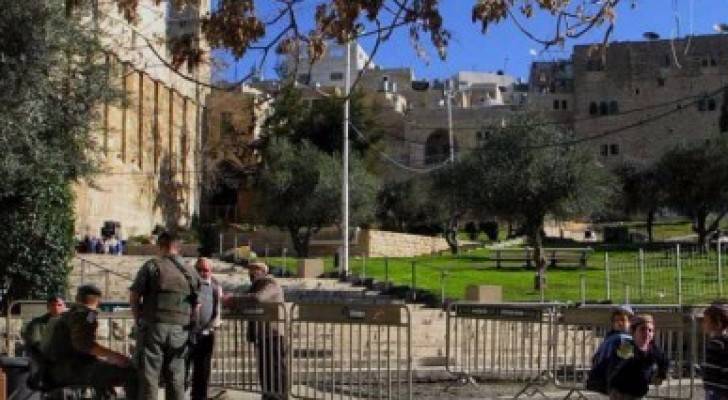 وزير الاوقاف الفلسطيني يستنكر اغلاق الاحتلال للحرم الابراهيمي بالخليل