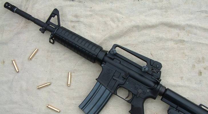 بندقية M16