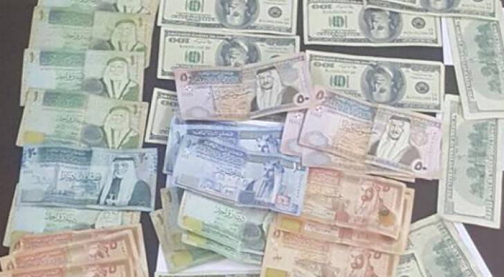 مزيفتان للعملة بقبضة الامن