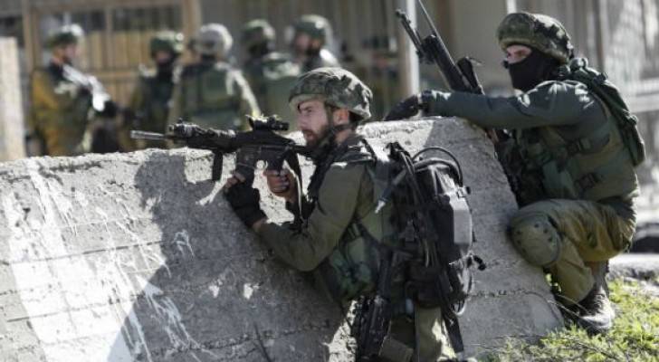 جيش الاحتلال يطلق النار على فلسطينيين اثنين في رام الله