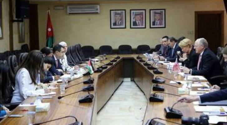 الفاخوري يبحث ملف المساعدات الأميركية للمملكة